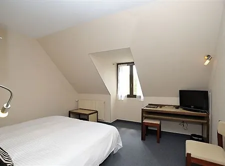 Hotel Logis Le Relais De La Poste 3*