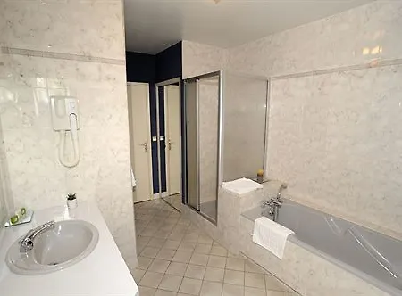 Hotel Logis Le Relais De La Poste 3*