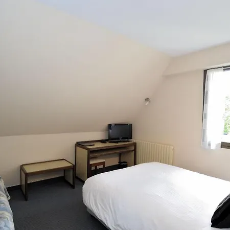 Hotel Logis Le Relais De La Poste 3*